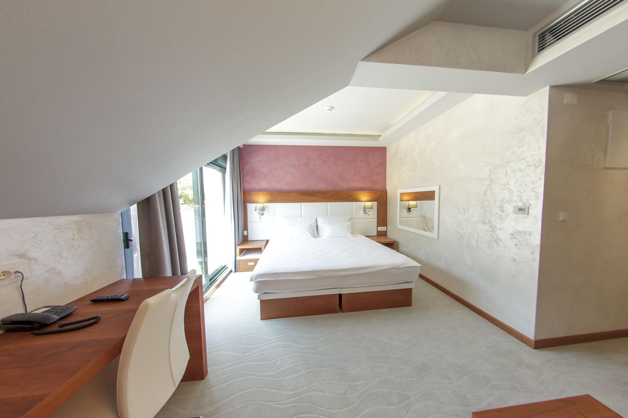 Hotel Porto In 4*