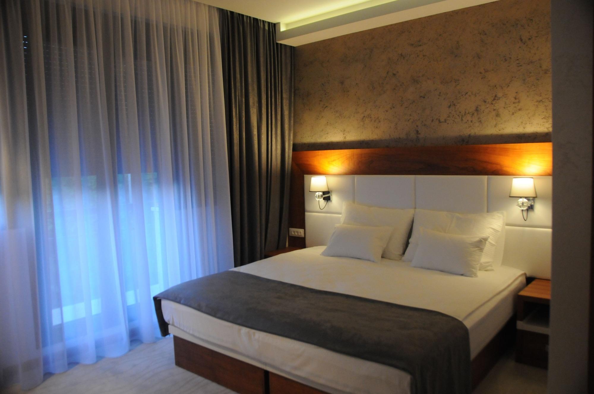 Porto In Hotel Kotor